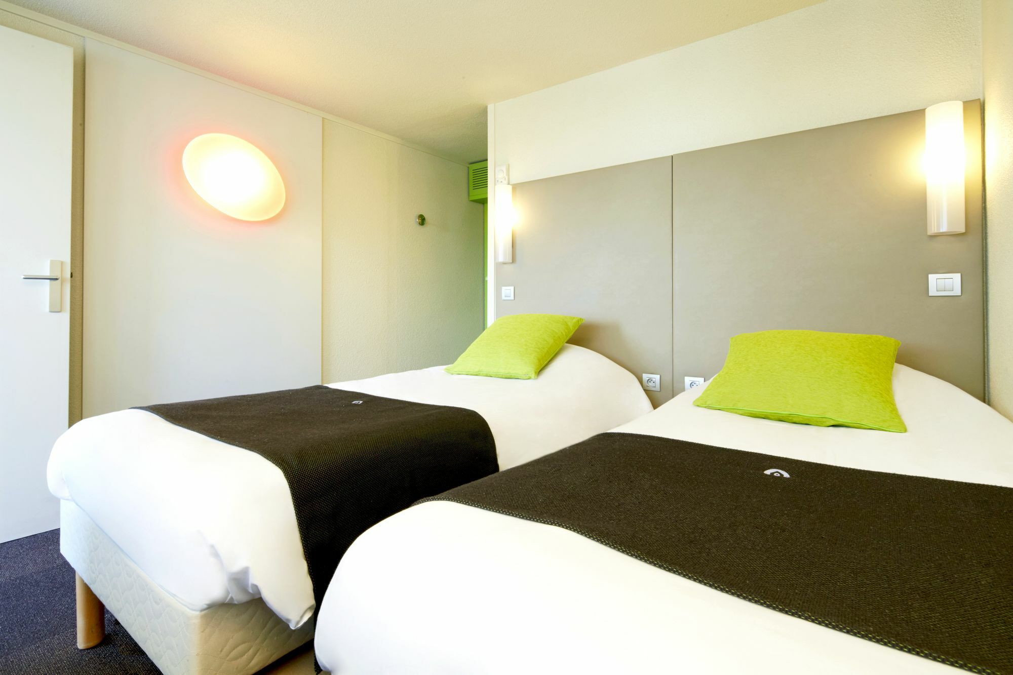Hotel Campanile Poitiers - Site Du Futuroscope Chasseneuil-du-Poitou Zewnętrze zdjęcie